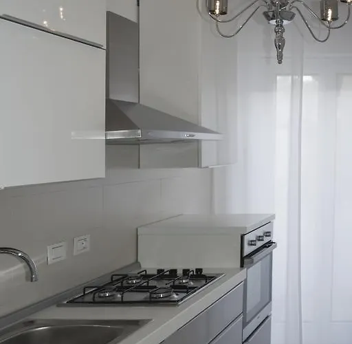 Artist's Apartment *