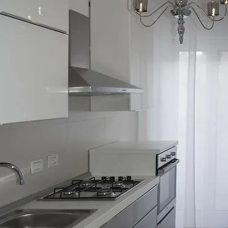 Artist's Appartement *